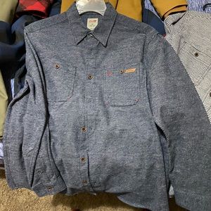 Dickies size Medium long sleeve collar shirt. Never worn! Still has the tags.